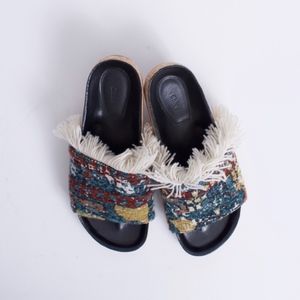 Chloe Kerenn Jacquard Fringe Slides in size 7